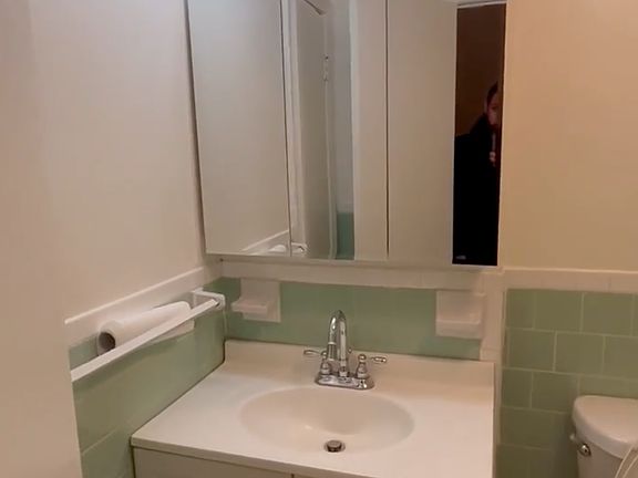 5th image of 1917 Addison Rd S