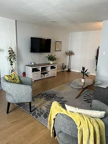 3373 S Monaco Pkwy — Photo 6