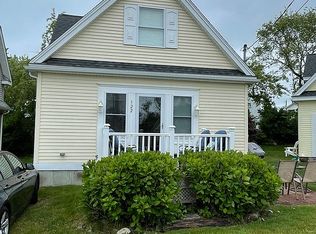 64 Burnside Ave #122, Narragansett, RI 02882