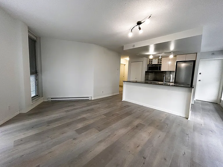 233 Robson St #507 — Photo 8