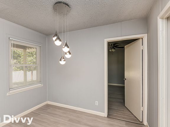 5th image of 501 Overhill Dr