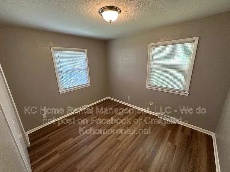 515 S Forest Ave — Photo 7
