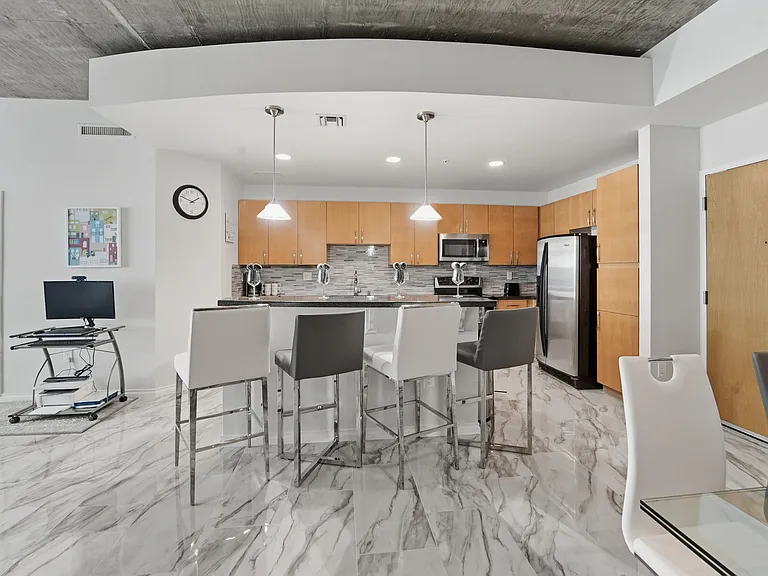 300 S Australian Ave #419 — Photo 3
