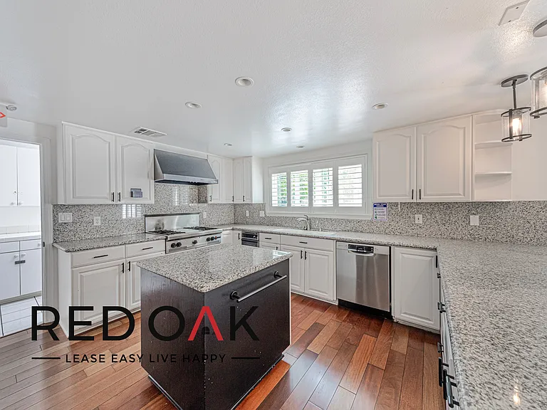19310 Yolie Ln — Photo 6