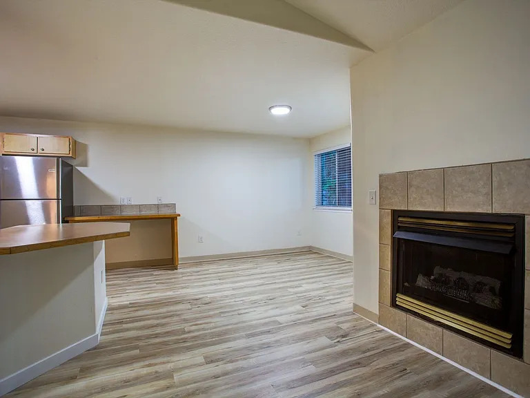 Tamarack Apartments — Photo 11