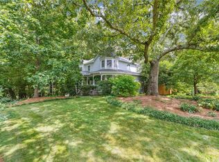 1304 Willow Tree Dr, Woodstock, GA 30188