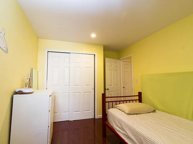 633 Washington Ave #1 — Photo 7