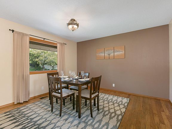 3rd image of 5806 Glacier Way