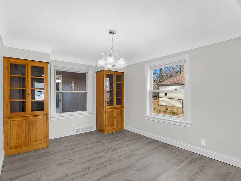 223 N Dellwood Ave — Photo 7