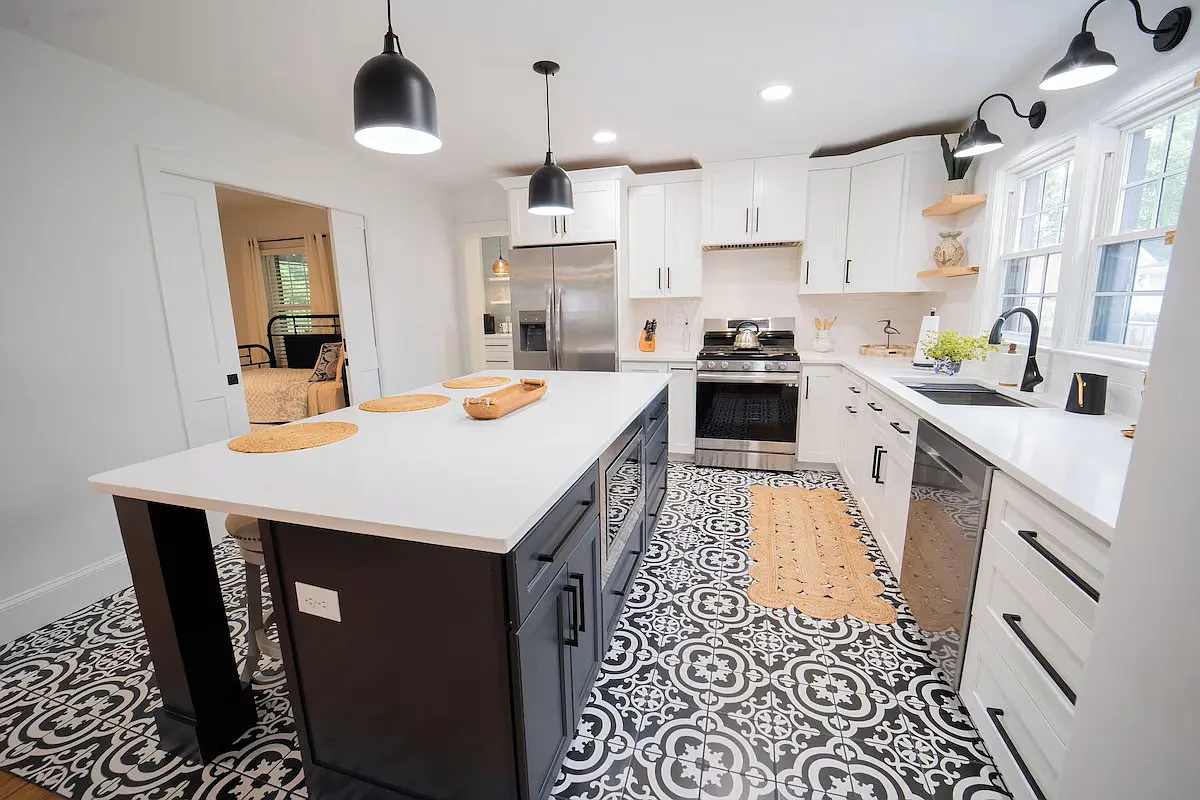2 bed, 874 sqft, $2,100 — Photo 3