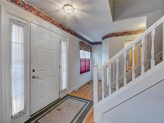 2nd image of 8639 Brookhill Ct