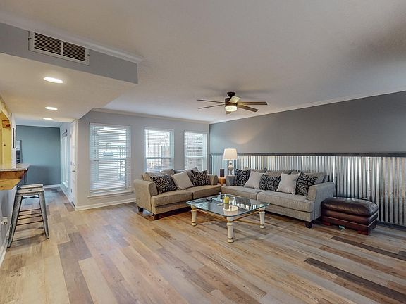 4th image of 10536 Montgomery Blvd NE