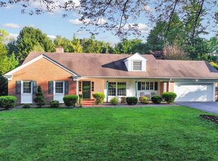 1421 Meadowbrook Rd, Lancaster, PA 17603