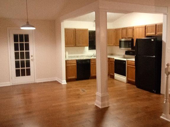 Open Floor Plan Kitchen / Dining