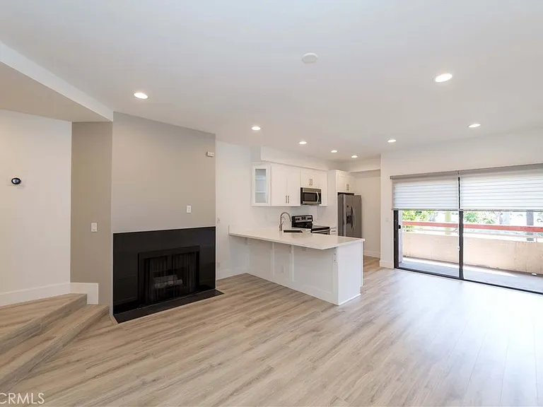 941 W Carson St #226 — Photo 4