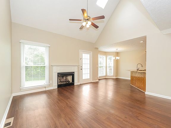5th image of 412 Shadowood Dr