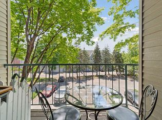 32 11th Ave S APT 204, Hopkins, MN 55343