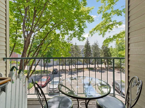 32 11th Ave S APT 204, Hopkins, MN 55343