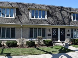 2136 W 111th St #18, Chicago, IL 60643