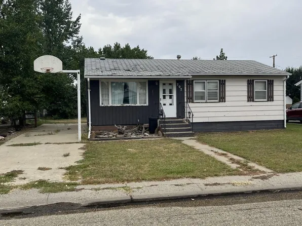 207 Chestnut Ave, Glendive, MT 59330