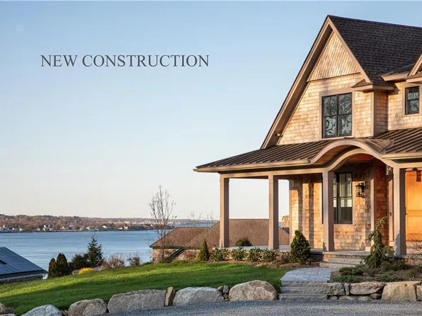 9 Monkey Wrench Ln, Bristol, RI 02809