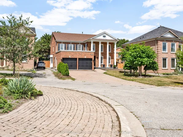 26 Cowles Ct, Richmond Hill, ON L4C 9A5
