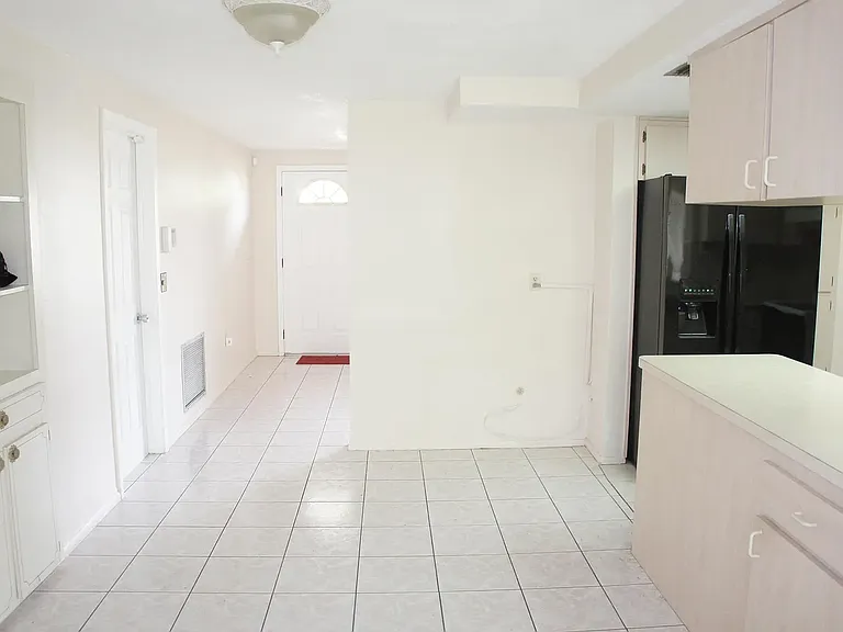 7608 Camelot Rd — Photo 5