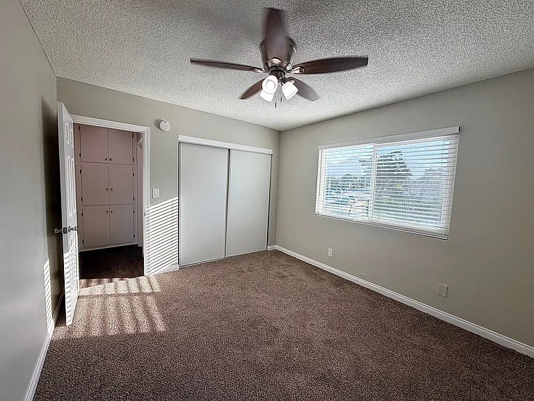 Evart Apartments — Photo 16
