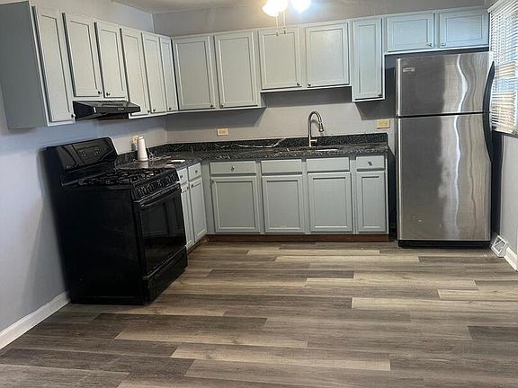 5th image of 15404 Maple Ln