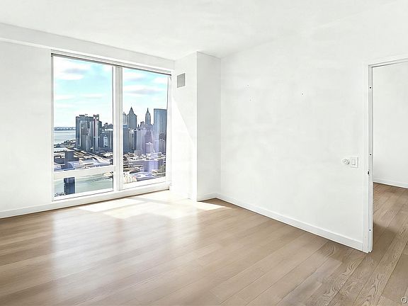 4th image of 250 South Street #50N