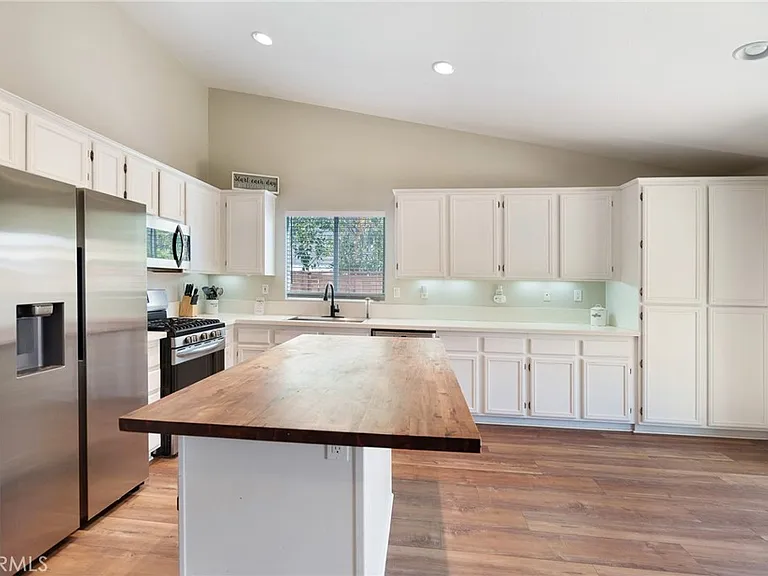 25349 Silverwood Ln — Photo 20