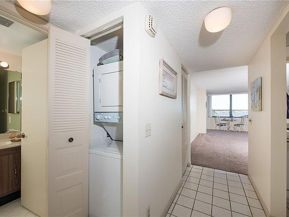5th image of 6211 Sun Blvd APT 307