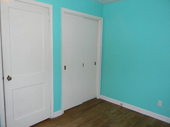 4th image of 6 LAURINA Street