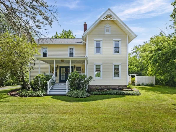 956 Willits Rd, Ontario, NY 14519