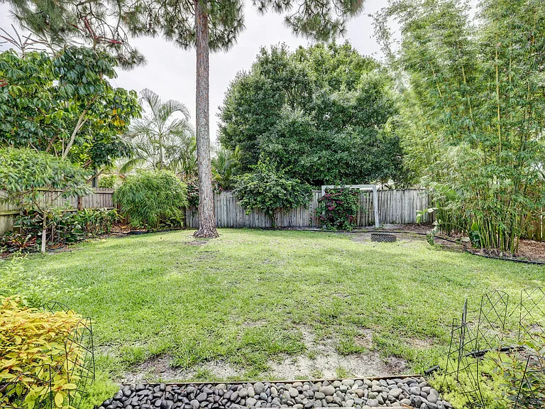 5770 SE Wilsie Dr — Photo 22
