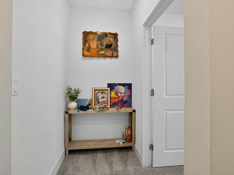 486 N Cloverdale Pl — Photo 18