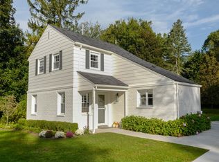 7126 Arrowood Dr, West Bloomfield, MI