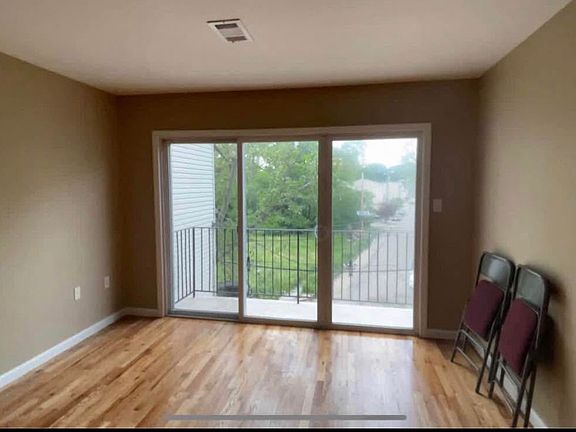 2nd image of 11 20th Ave Floor 2
