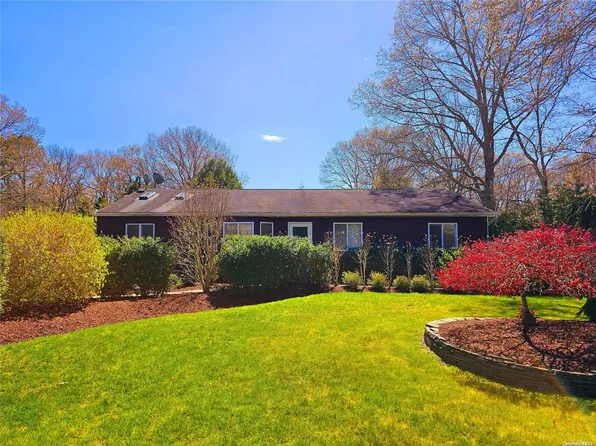 18 Madeline Road, Ridge, NY 11961