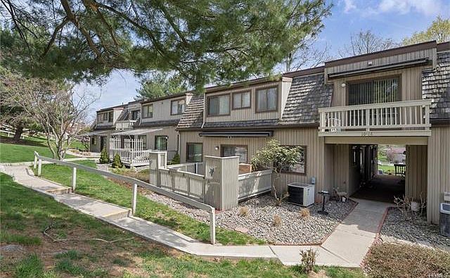 1st image of 16 Sycamore Dr
