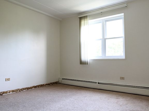 5th image of 6160 N Damen Ave APT 414