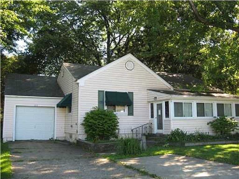1st image of 2319 Loveland Ave