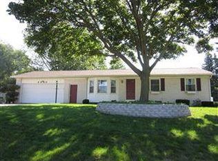 6940 Rosedale Ave, Jenison, MI 49428