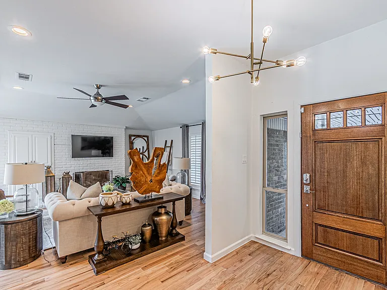 6935 Kingshollow Dr — Photo 5