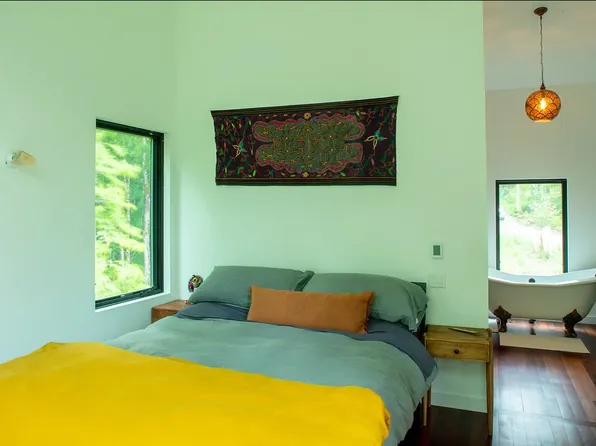 536 Benton Hill Rd, Becket, MA 01223