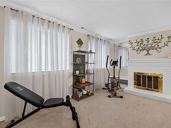 5th image of 4251 Maplehurst Rd