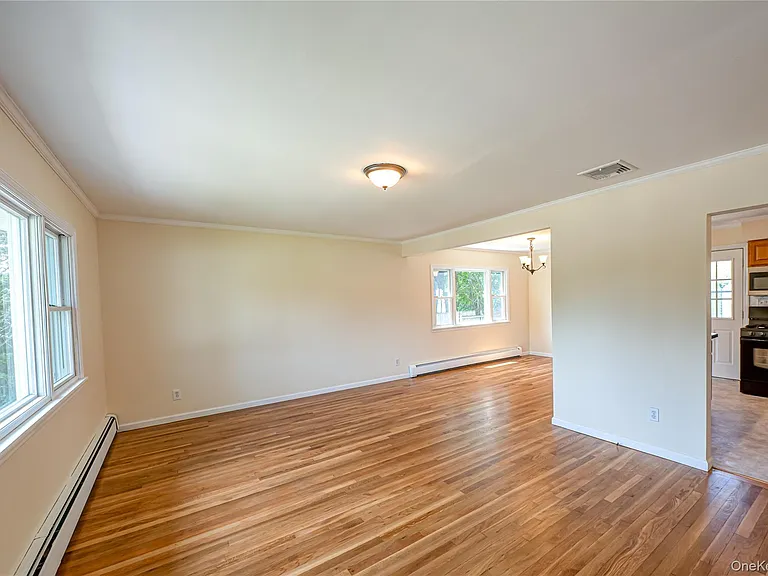 69 Allan Dr — Photo 5