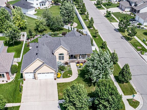 2nd image of 534 18th Ave E