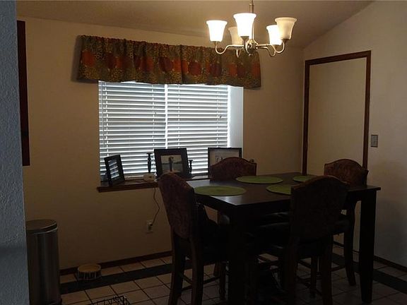 4th image of 11764 Jennifer Dr