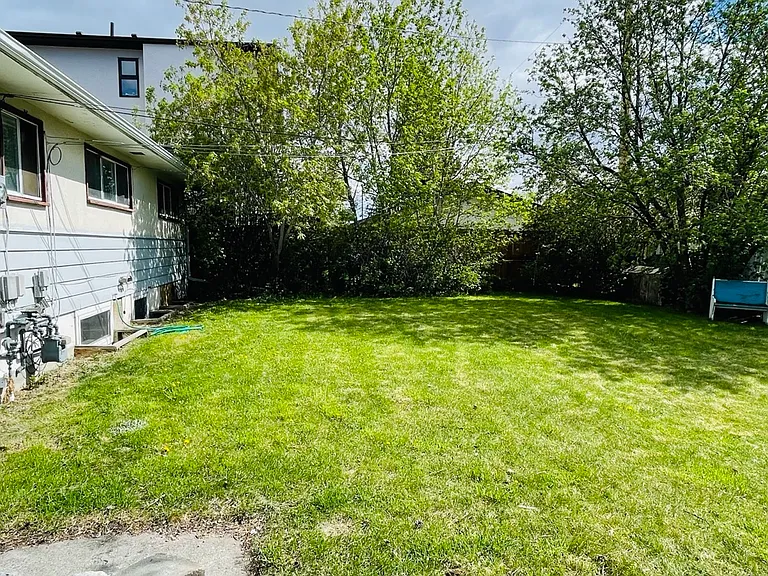 536 Northmount Dr NW — Photo 16
